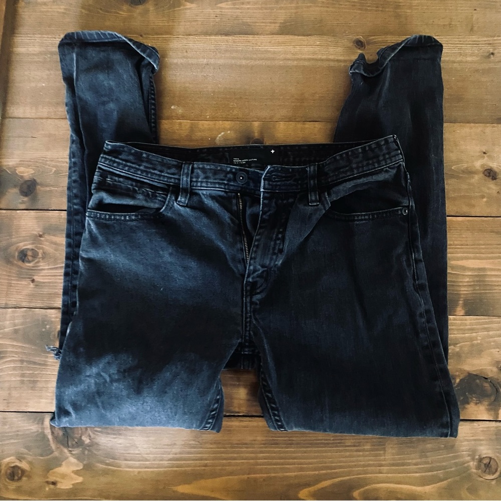 Tavik Modern Beach Culture black ripped knee denim jeans